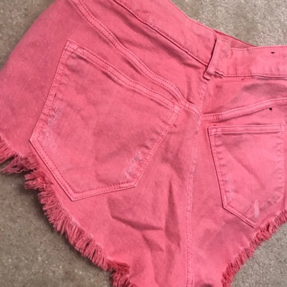 Shorts - Picture 7 of 8